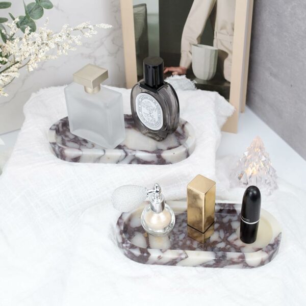 Sophisticated Simplicity: Natural Calacatta Marble Tray – A Luxurious Organizer for Jewelry and Beyond